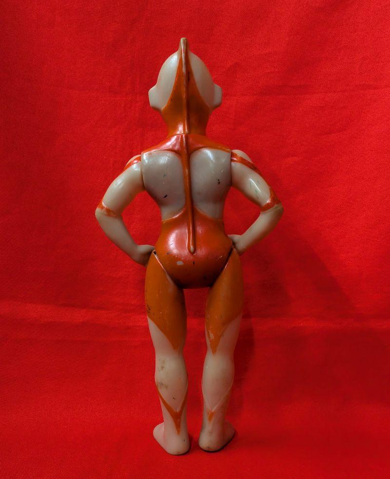 マルサン ウルトラマン後ろ.jpg